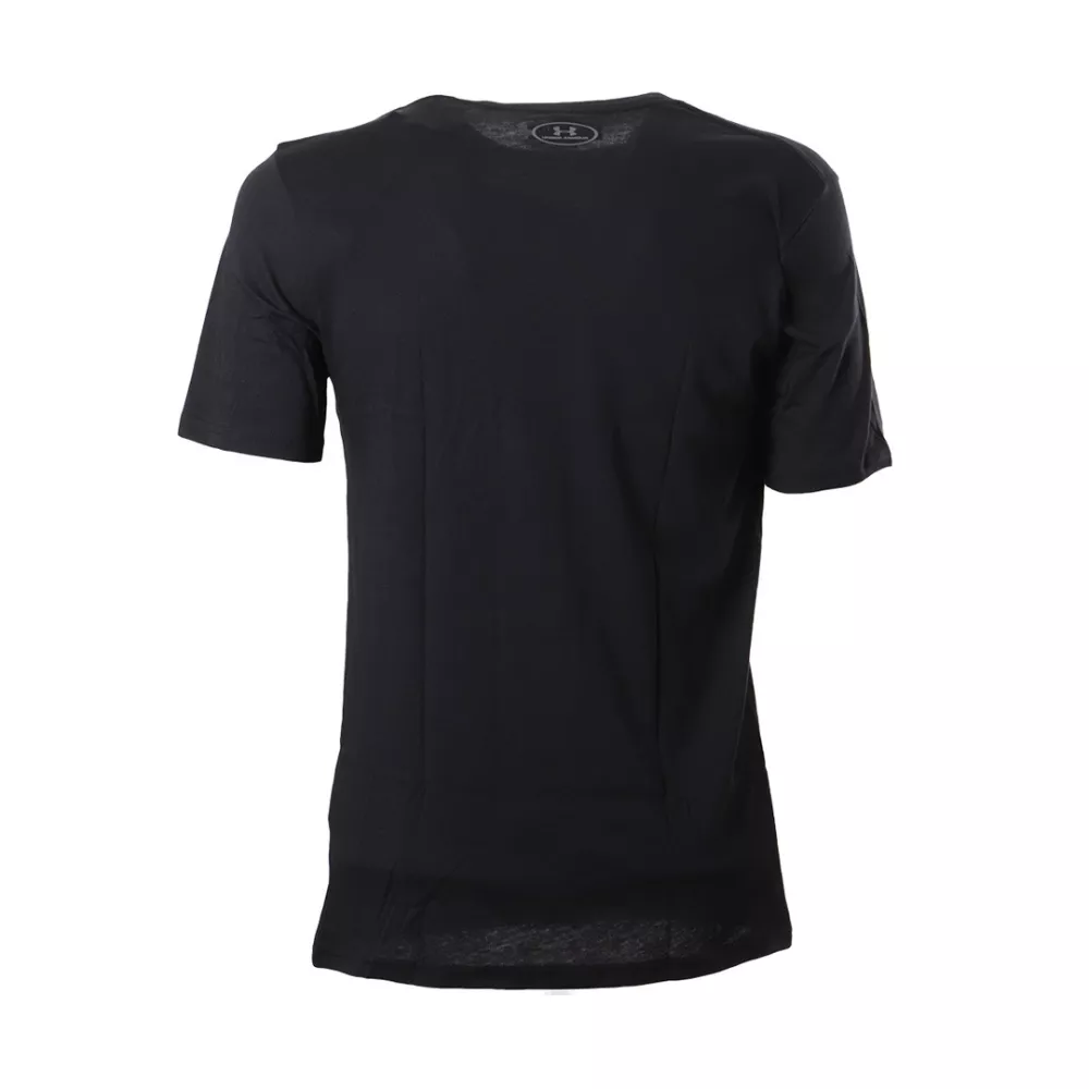 black under armour t-shirt